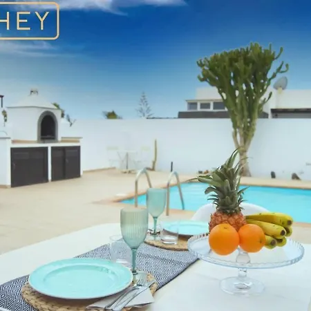 Holiday home Timanfaya Heatable Pool, Afternoon Sun And Spacious Terrace