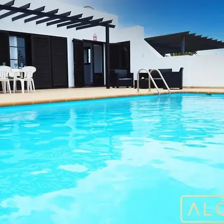 Casa de Férias Timanfaya Heatable Pool, Afternoon Sun And Spacious Terrace Playa Blanca (Lanzarote)
