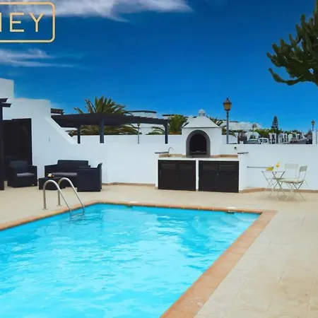 Timanfaya Heatable Pool, Afternoon Sun And Spacious Terrace Holiday home *