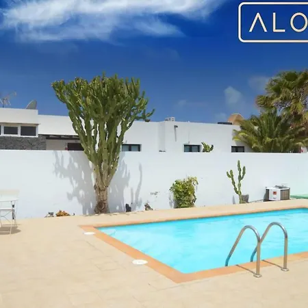Casa de Férias Timanfaya Heatable Pool, Afternoon Sun And Spacious Terrace
